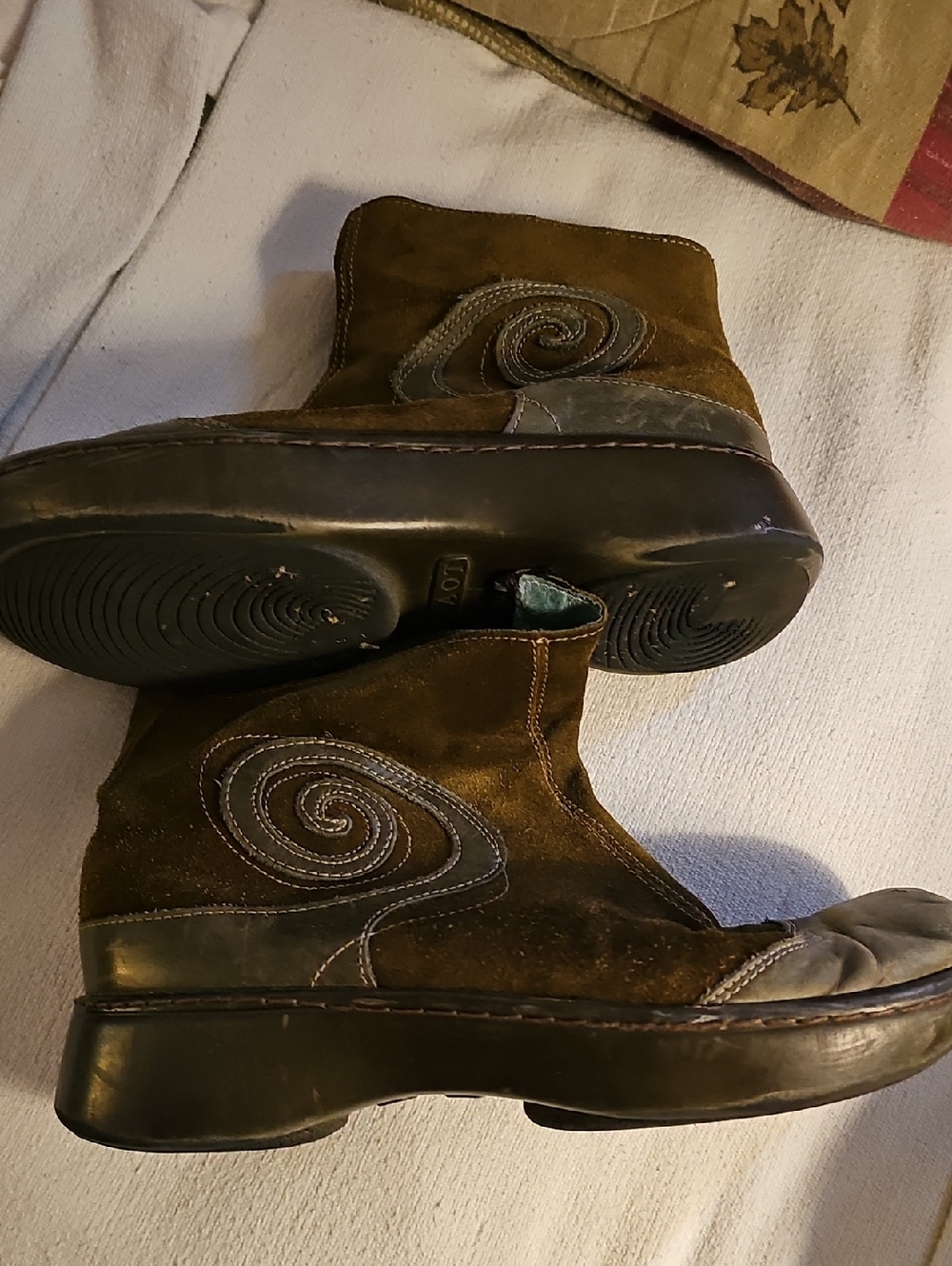 Y2K Brown Suede & Leather NAOT Boots - Size